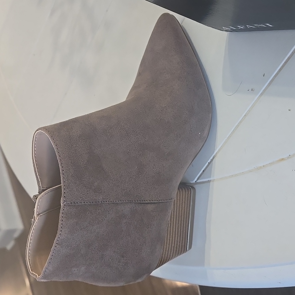 Armenaf Taupe Shoes - Size 6M